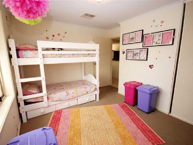 15 Lumsden Court, Evanston Park SA 5116