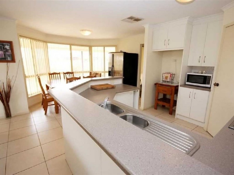 15 Lumsden Court, Evanston Park SA 5116