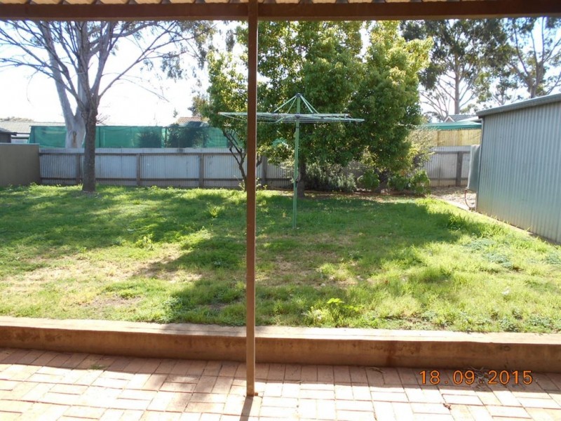 8 McDonnell Terrace, Evanston Gardens SA 5116