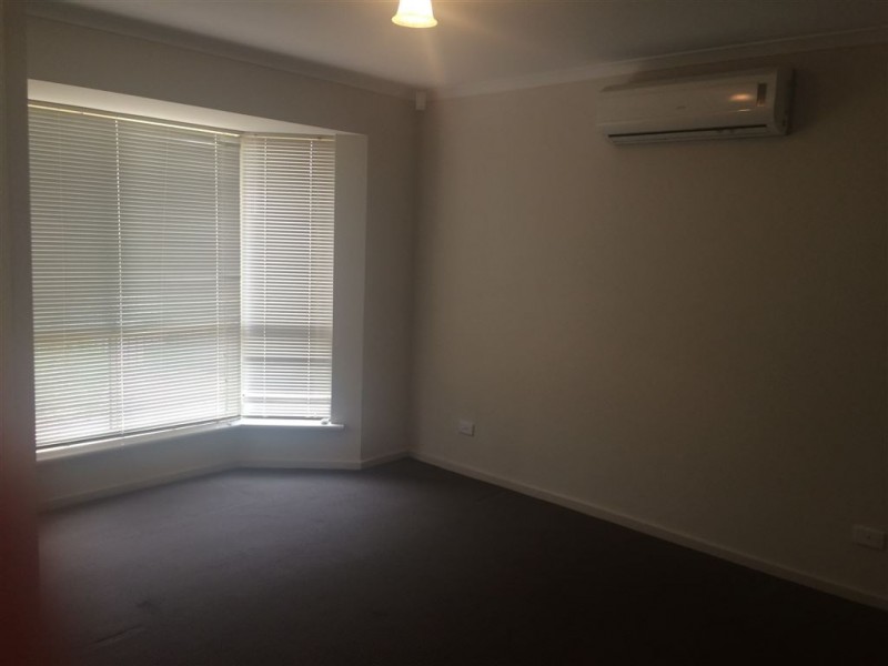 4 Hollow Drive, Andrews Farm SA 5114