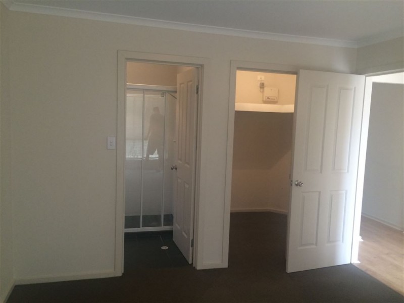 4 Hollow Drive, Andrews Farm SA 5114