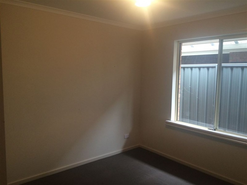 4 Hollow Drive, Andrews Farm SA 5114