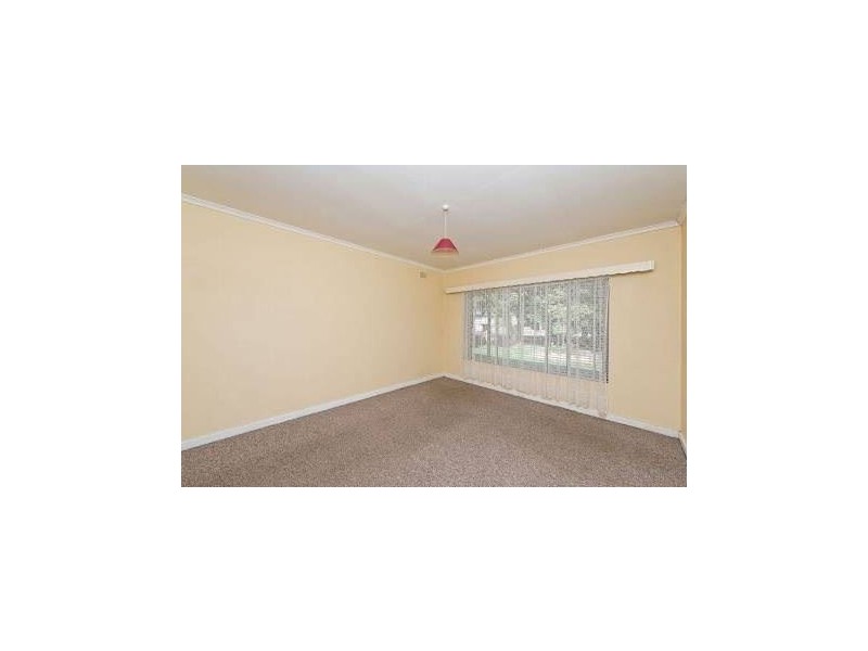 8 Harris Road, Vale Park SA 5081