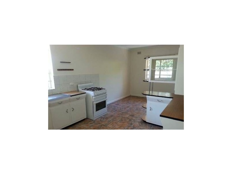 8 Harris Road, Vale Park SA 5081