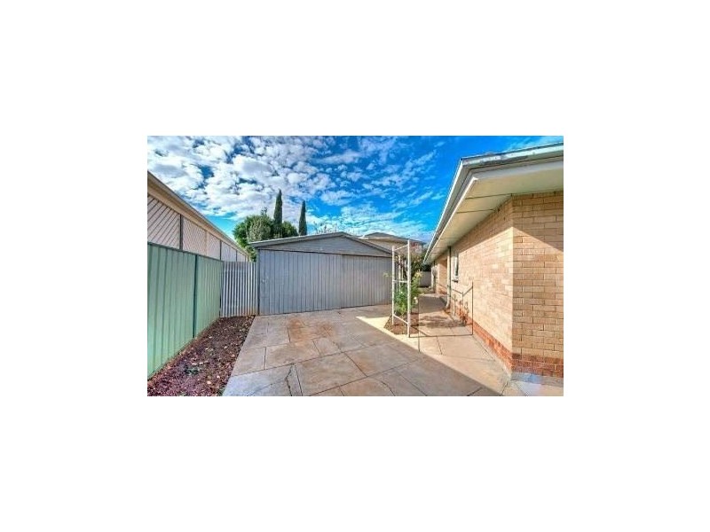 8 Harris Road, Vale Park SA 5081