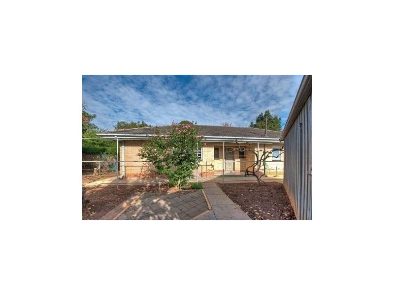 8 Harris Road, Vale Park SA 5081