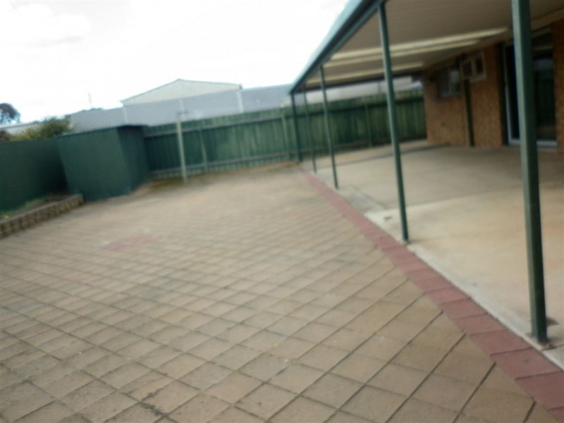 10 President Avenue, Andrews Farm SA 5114