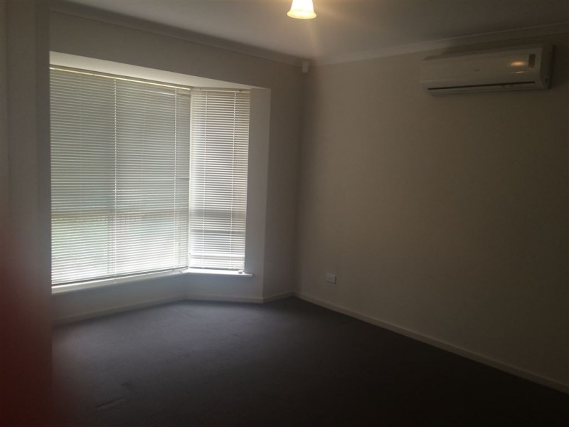 4 Hollow Drive, Andrews Farm SA 5114