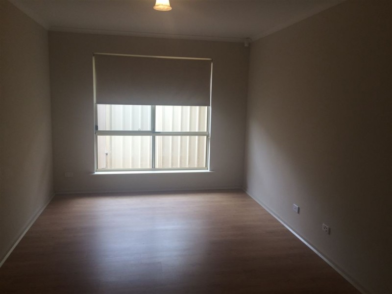 4 Hollow Drive, Andrews Farm SA 5114