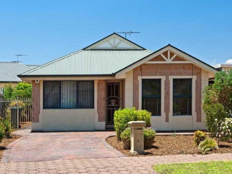 4 Macquarie Avenue, Hillcrest SA 5086