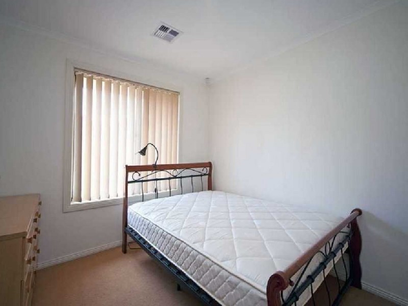 4 Macquarie Avenue, Hillcrest SA 5086