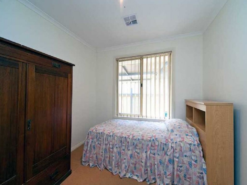 4 Macquarie Avenue, Hillcrest SA 5086