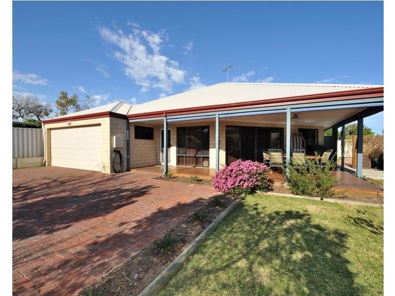 76a Gloucester, Shoalwater WA 6169