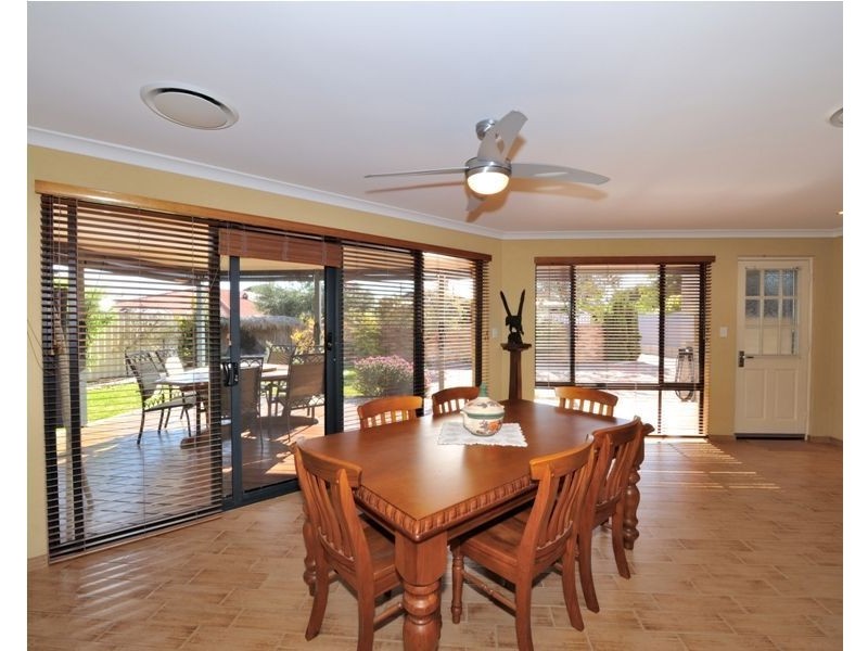 76a Gloucester, Shoalwater WA 6169