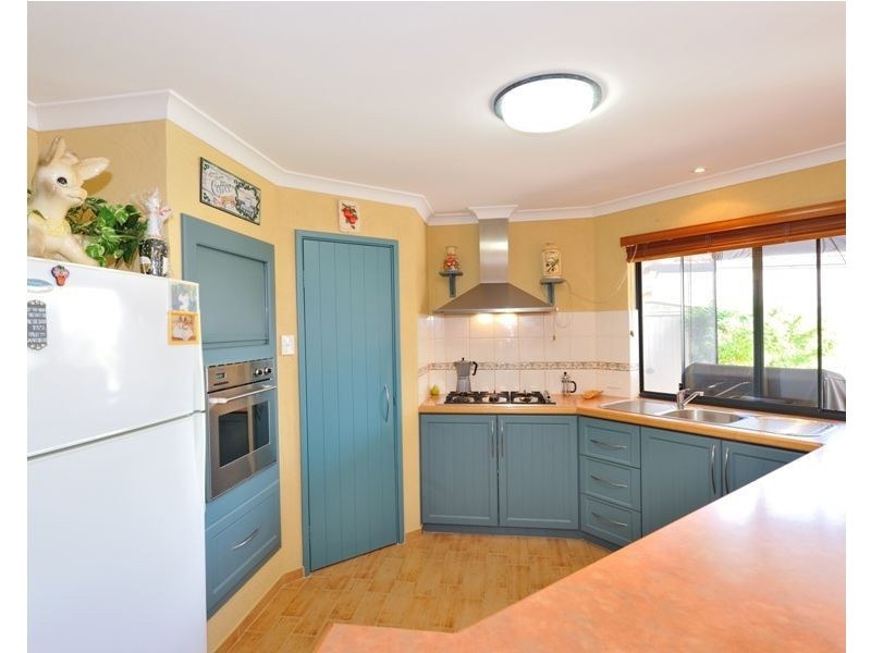 76a Gloucester, Shoalwater WA 6169