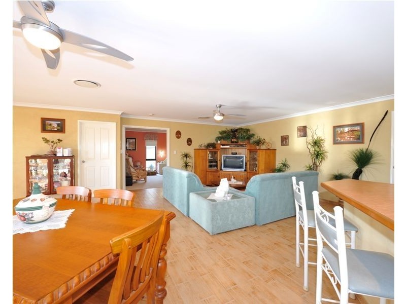 76a Gloucester, Shoalwater WA 6169
