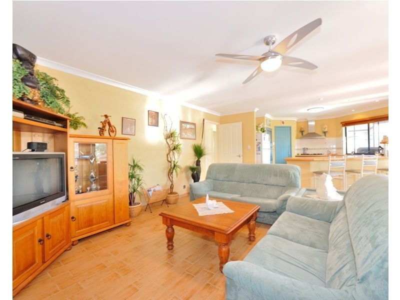 76a Gloucester, Shoalwater WA 6169