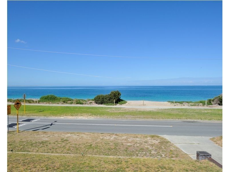 4 Warnbro Beach Road, Safety Bay WA 6169