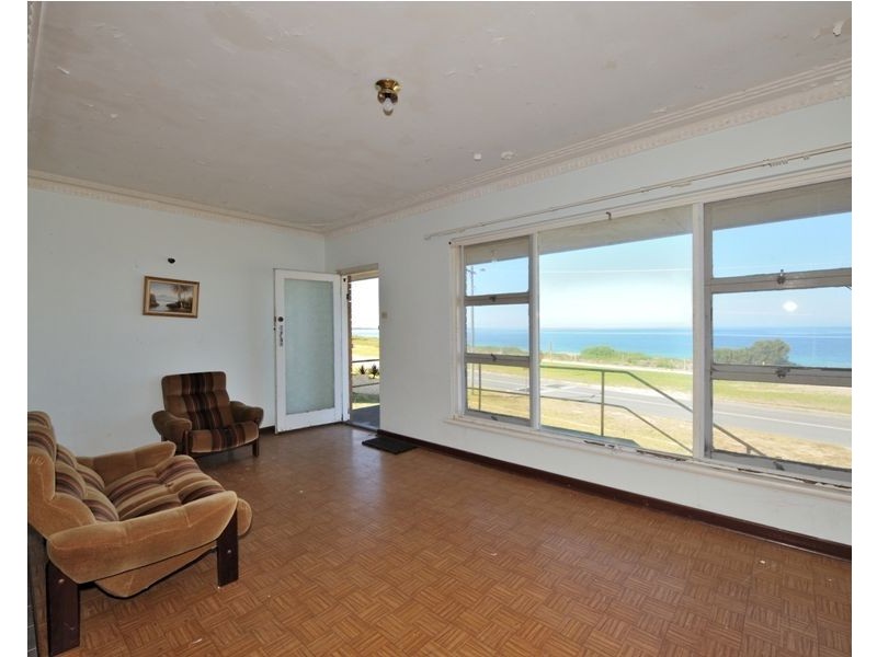 4 Warnbro Beach Road, Safety Bay WA 6169