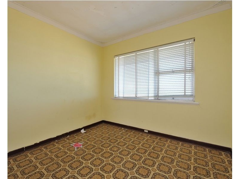 4 Warnbro Beach Road, Safety Bay WA 6169