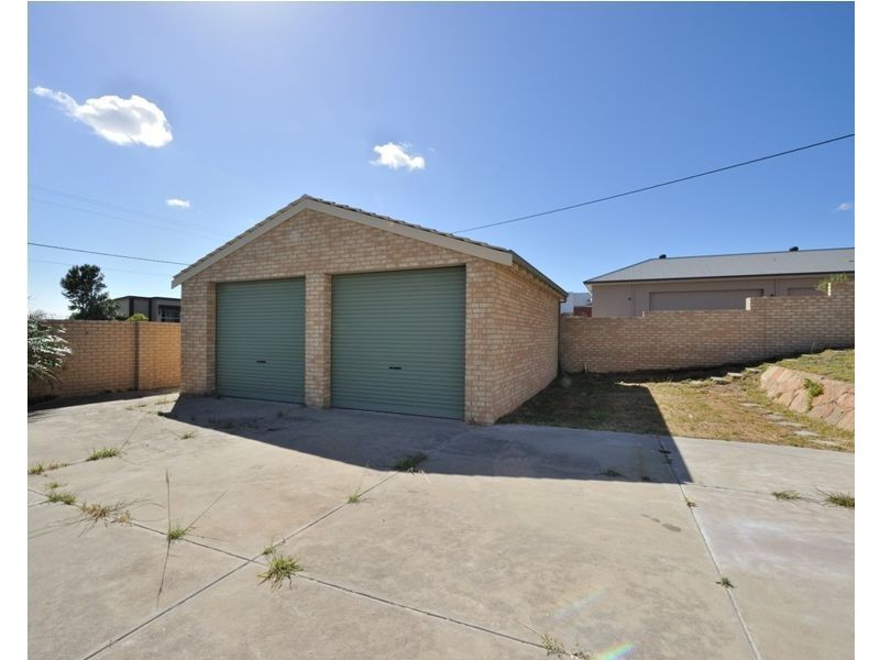 4 Warnbro Beach Road, Safety Bay WA 6169