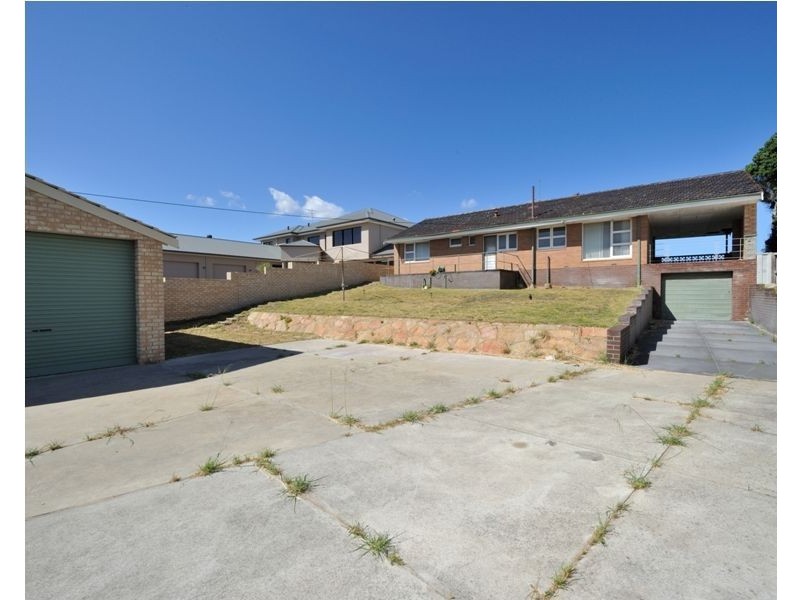 4 Warnbro Beach Road, Safety Bay WA 6169