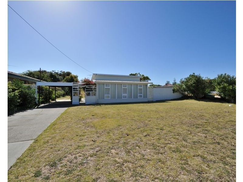 4 McKenzie Road, Shoalwater WA 6169