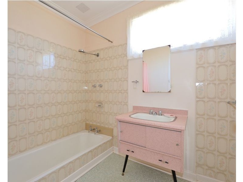 4 McKenzie Road, Shoalwater WA 6169