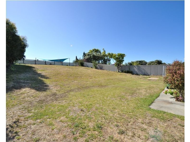 4 McKenzie Road, Shoalwater WA 6169