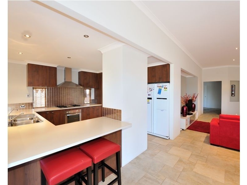 43 Arrowwood Loop, Secret Harbour WA 6173