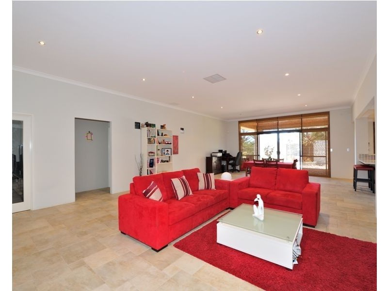 43 Arrowwood Loop, Secret Harbour WA 6173