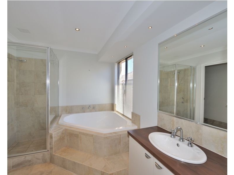 43 Arrowwood Loop, Secret Harbour WA 6173