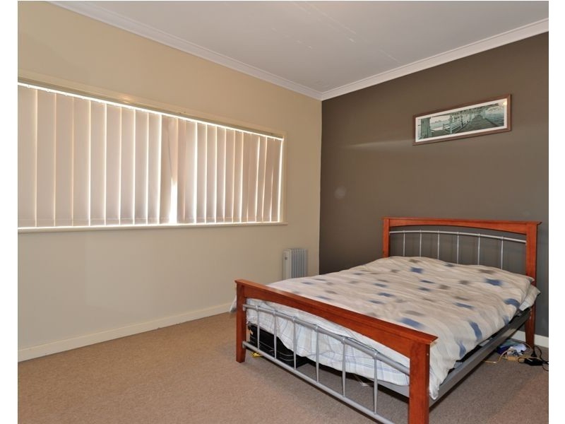 32 Liverpool Street, Shoalwater WA 6169