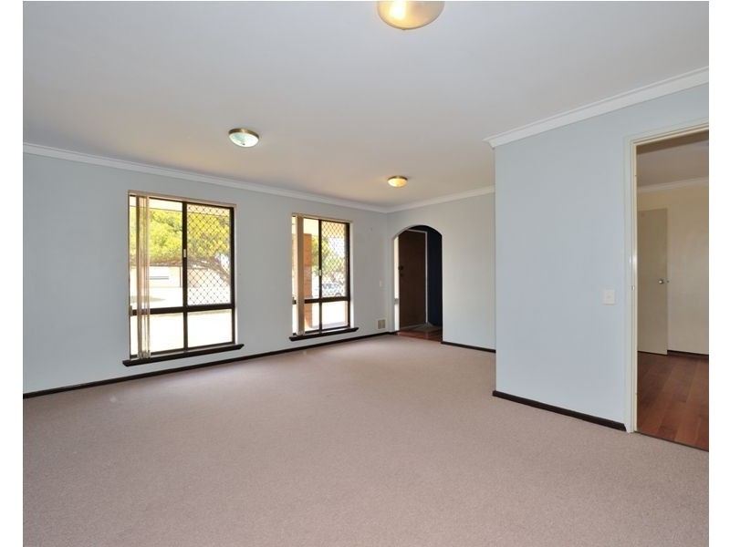 11 Tobin Way, Cooloongup WA 6168