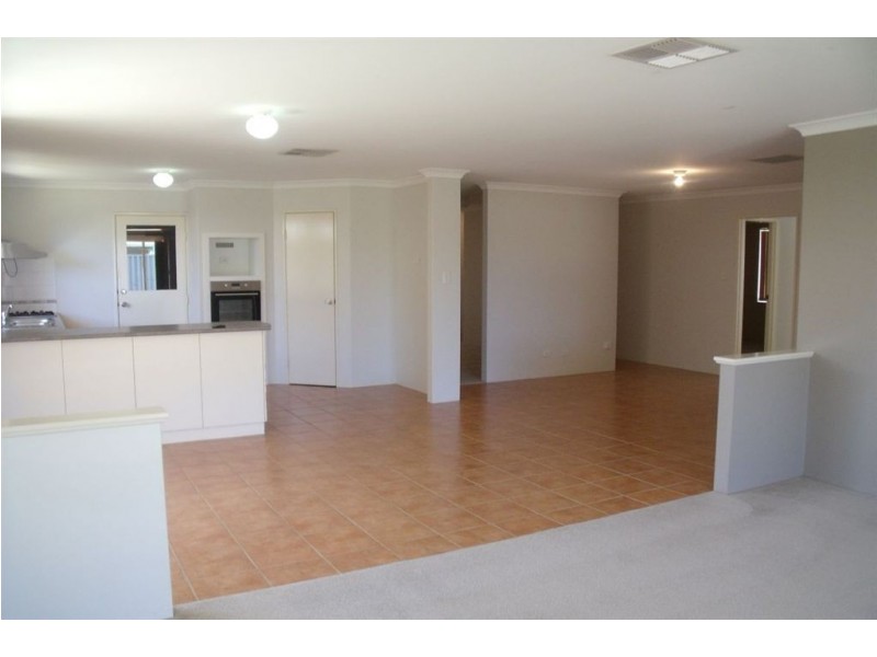 8 Dunns Way, Port Kennedy WA 6172