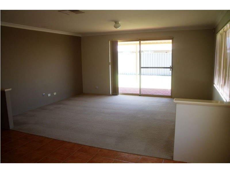 8 Dunns Way, Port Kennedy WA 6172