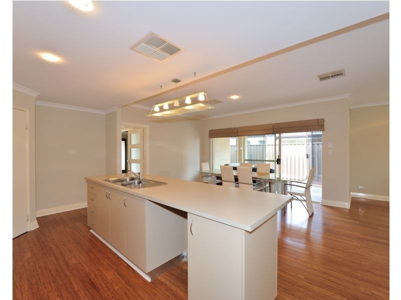 16 Oleander Avenue, Shoalwater WA 6169