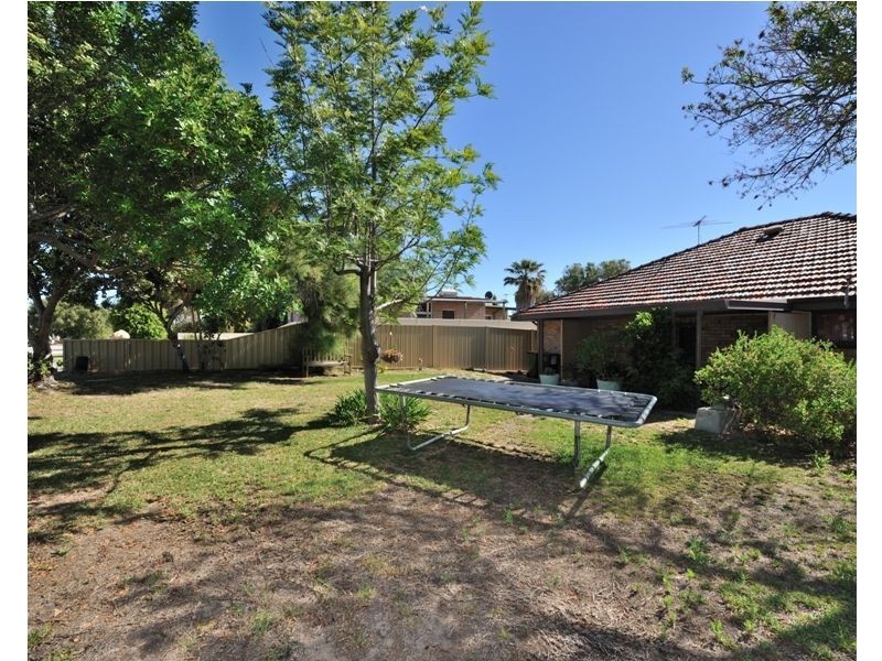 1 Fourth Avenue, Shoalwater WA 6169