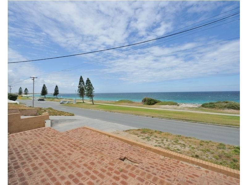 44 Warnbro Beach Road, Safety Bay WA 6169