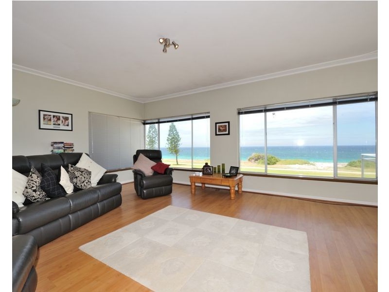 44 Warnbro Beach Road, Safety Bay WA 6169