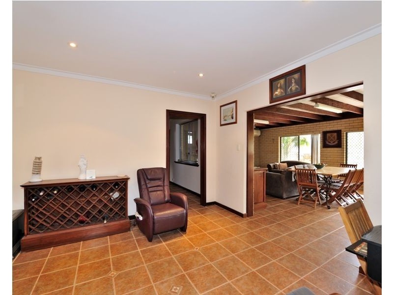 144 Safety Bay Road, Shoalwater WA 6169