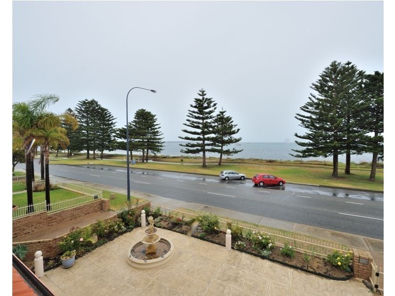 27A Esplanade, Rockingham WA 6168