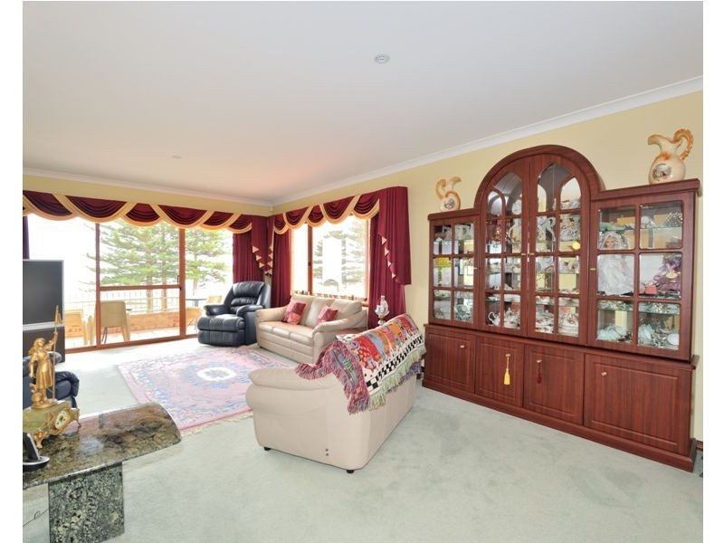 27A Esplanade, Rockingham WA 6168