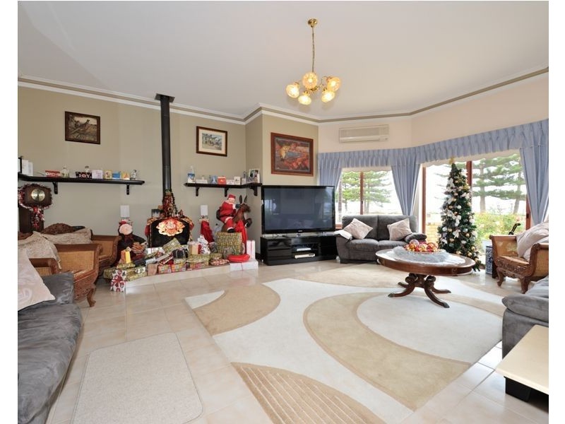 27A Esplanade, Rockingham WA 6168