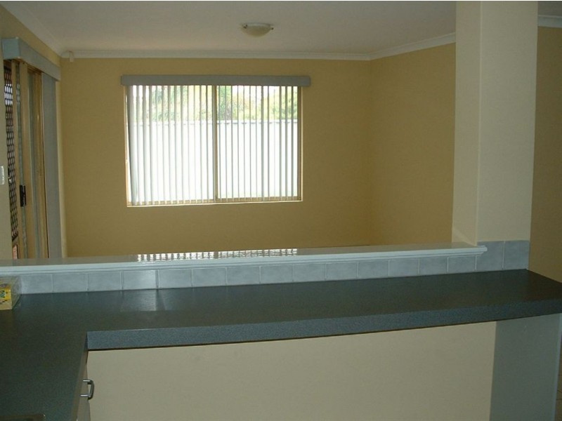 72 Cuthbertson Drive, Cooloongup WA 6168