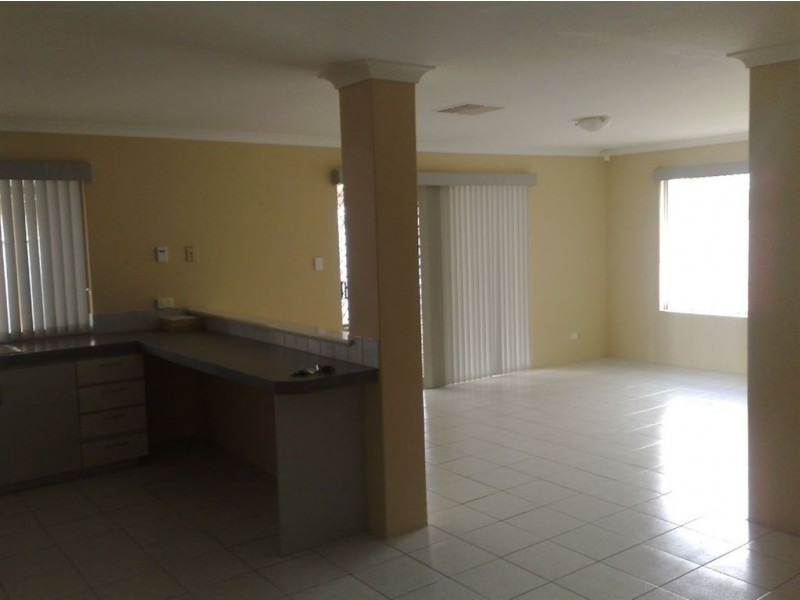 72 Cuthbertson Drive, Cooloongup WA 6168