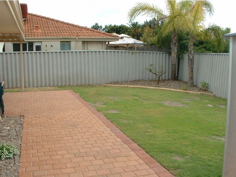 72 Cuthbertson Drive, Cooloongup WA 6168