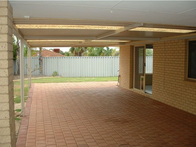 72 Cuthbertson Drive, Cooloongup WA 6168