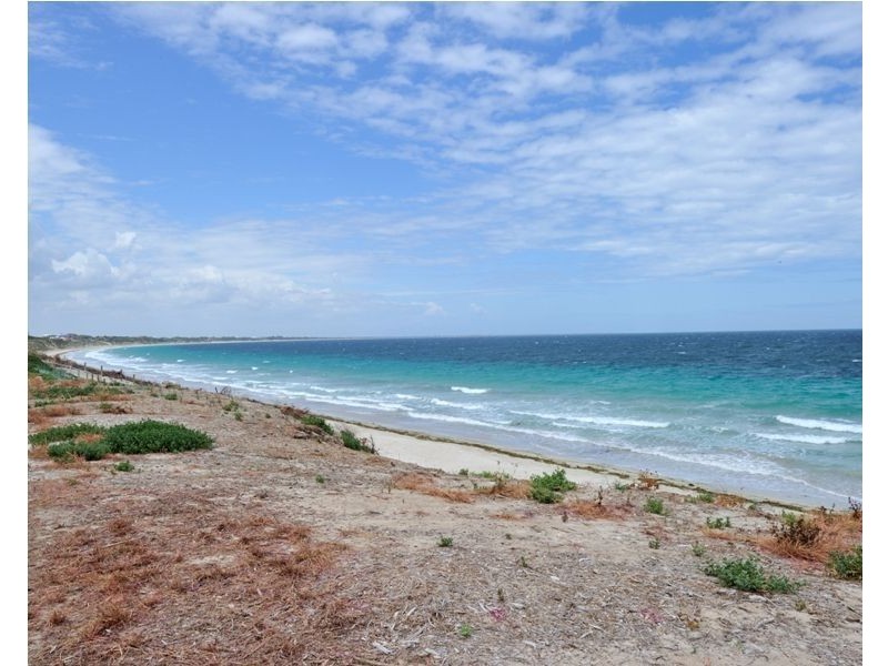 44 Warnbro Beach Road, Safety Bay WA 6169