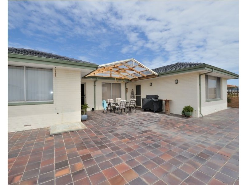 44 Warnbro Beach Road, Safety Bay WA 6169